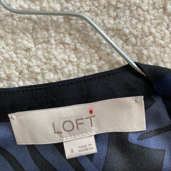 Loft dress size 4, never worn without tag - Picture 3 of 3